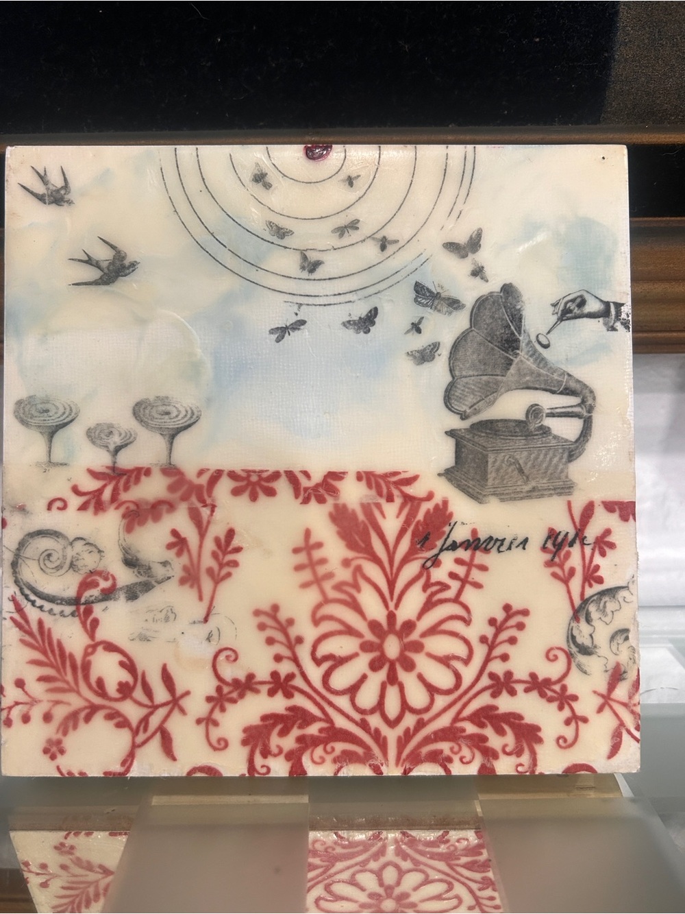 Decorative Red Floral & Vintage Gramophone art piece